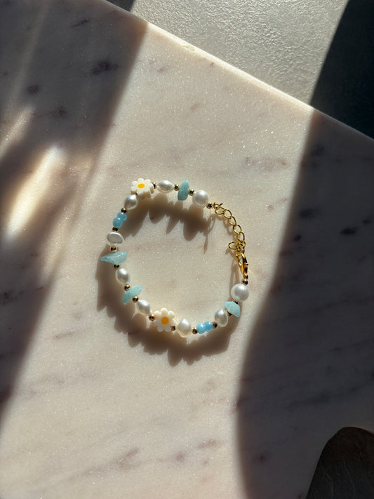 Blumen Armband mit Glassteinen und Süsswasserperlen