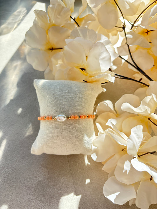 Perlenarmband mit Süsswasserperlen – Charm